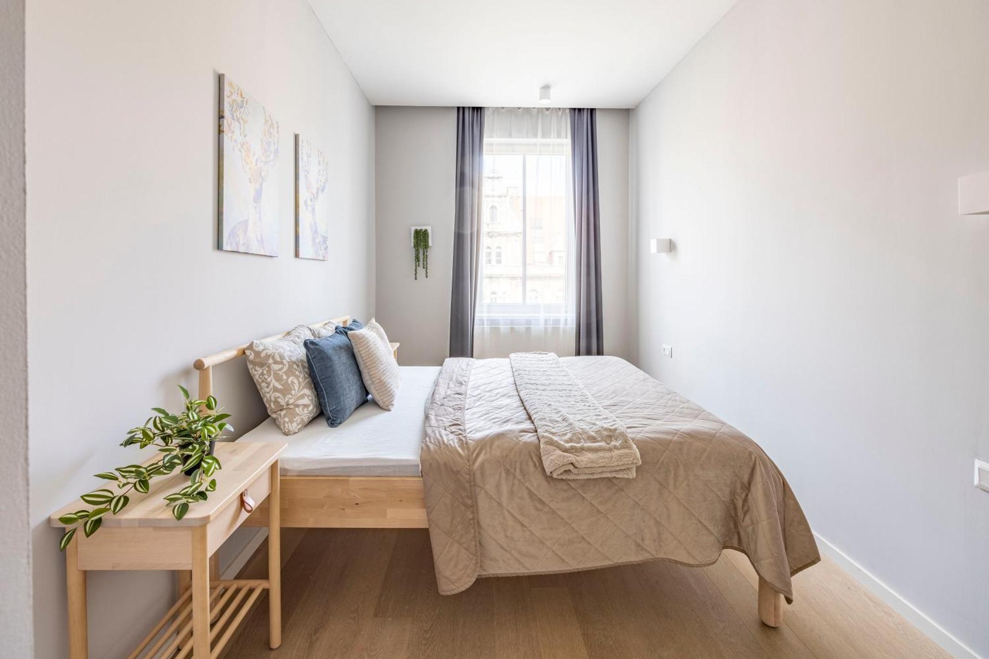 Stylish & Spacious By Prestige Homes בודפשט